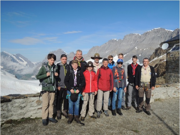 Sommerfahrt 2016 - Gruppenfoto Mutterhornhütte 